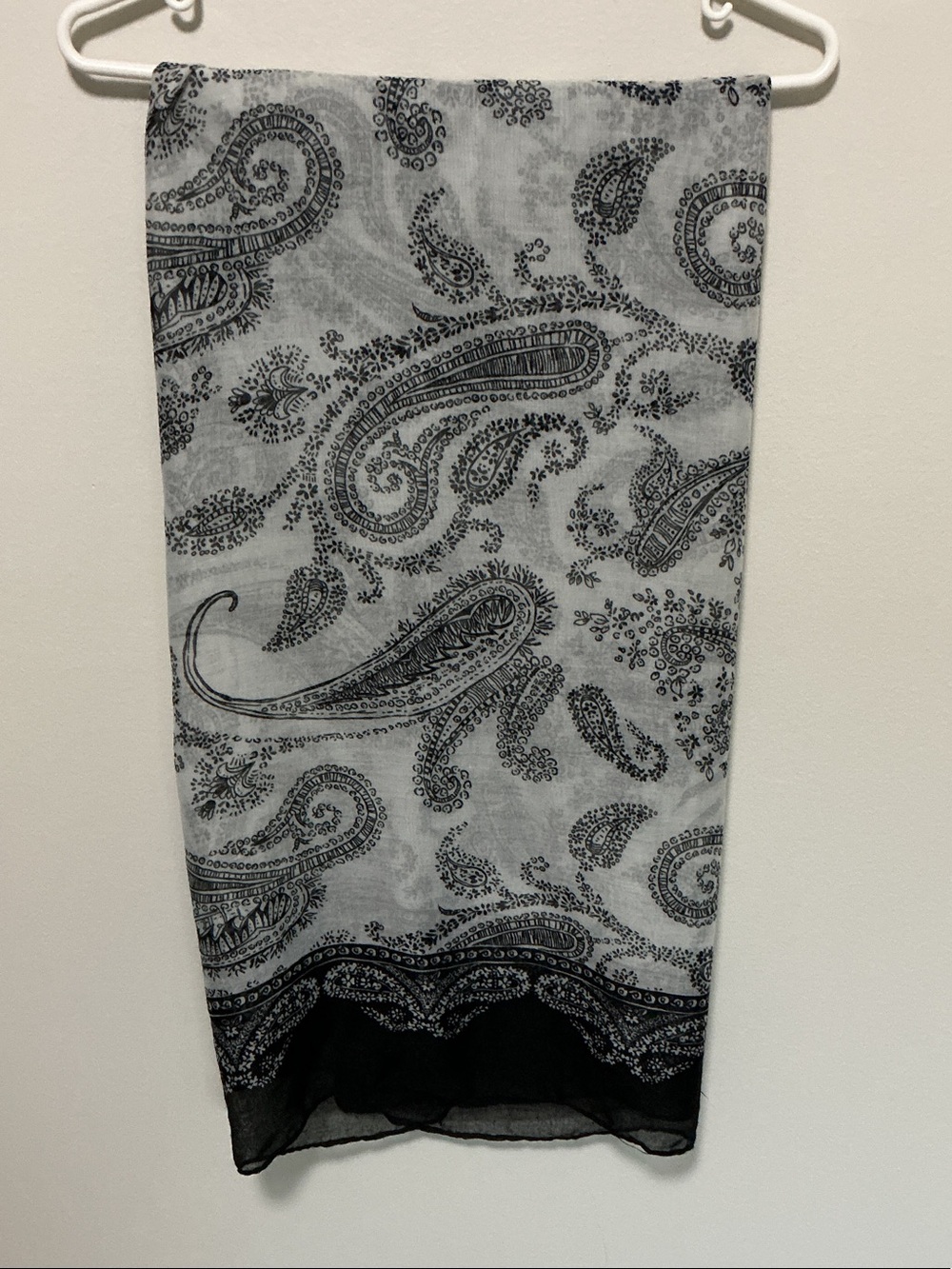 Women's Black & Gray Paisley scarf